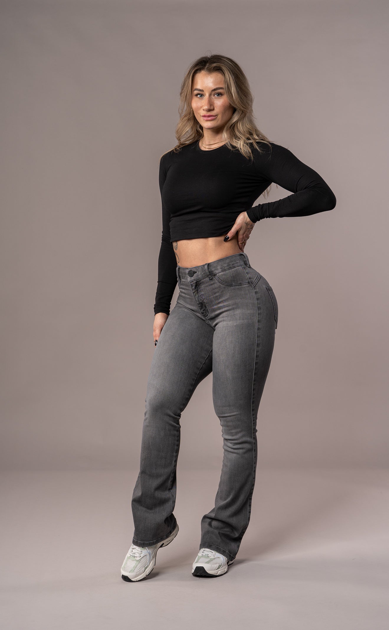 Women's Flared Mid Rise Skinny Jeans - Grey